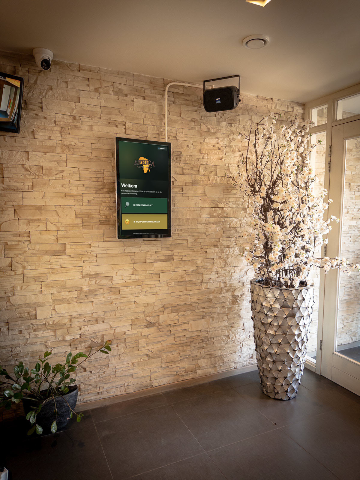 Digitale menuborden en infotouch voor Coffeeshop Africa Tilburg projectbeeld