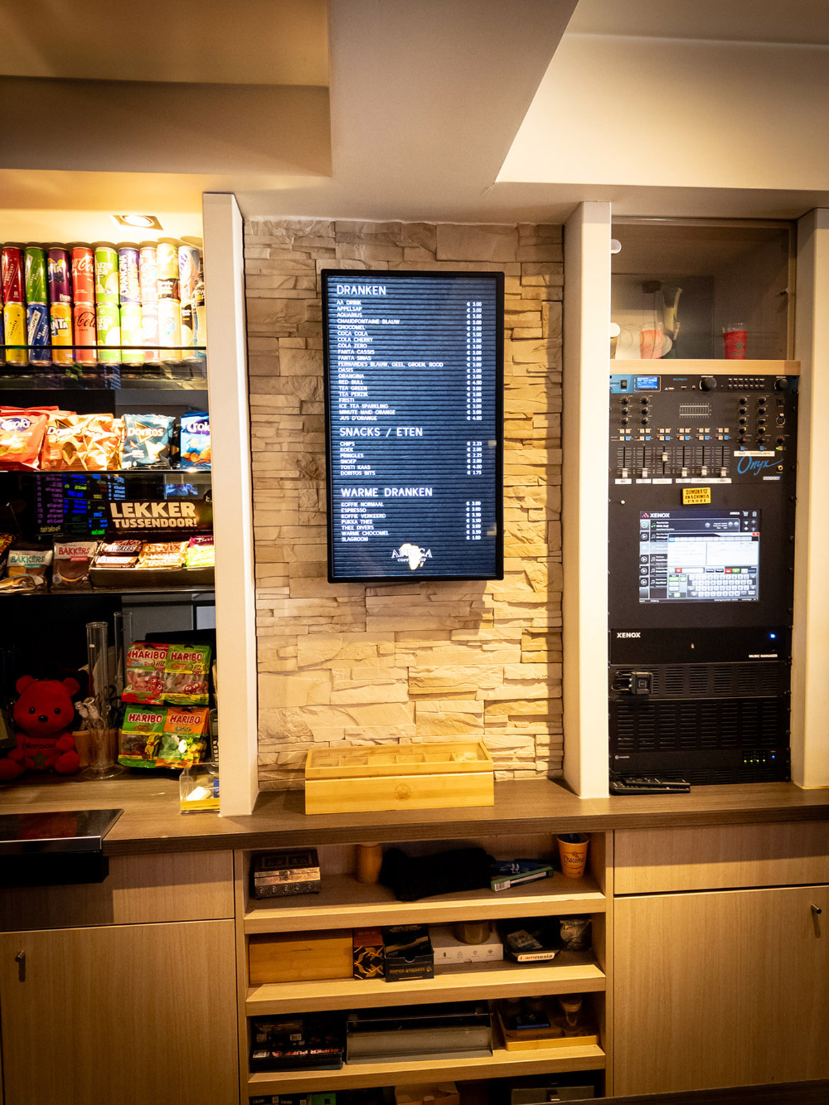 Digitale menuborden en infotouch voor Coffeeshop Africa Tilburg projectbeeld