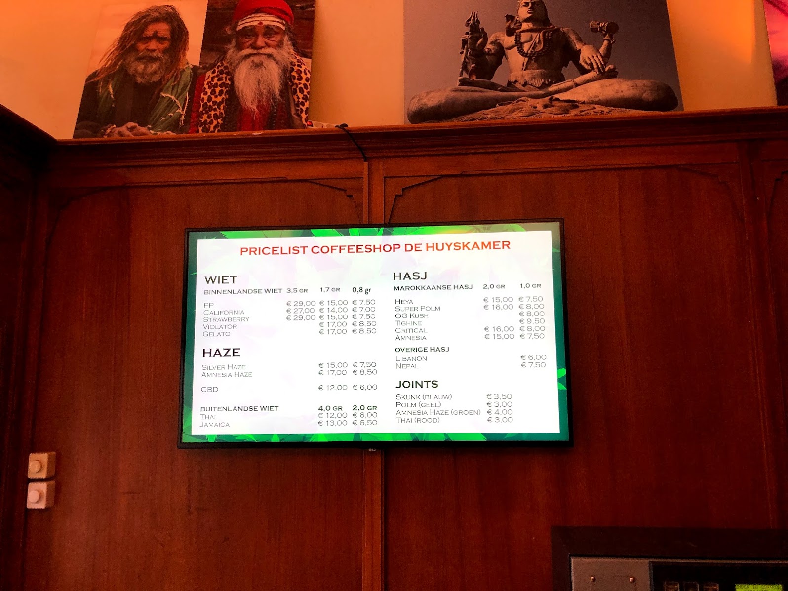 Digitaal menubord bij Coffeeshop de Huyskamer