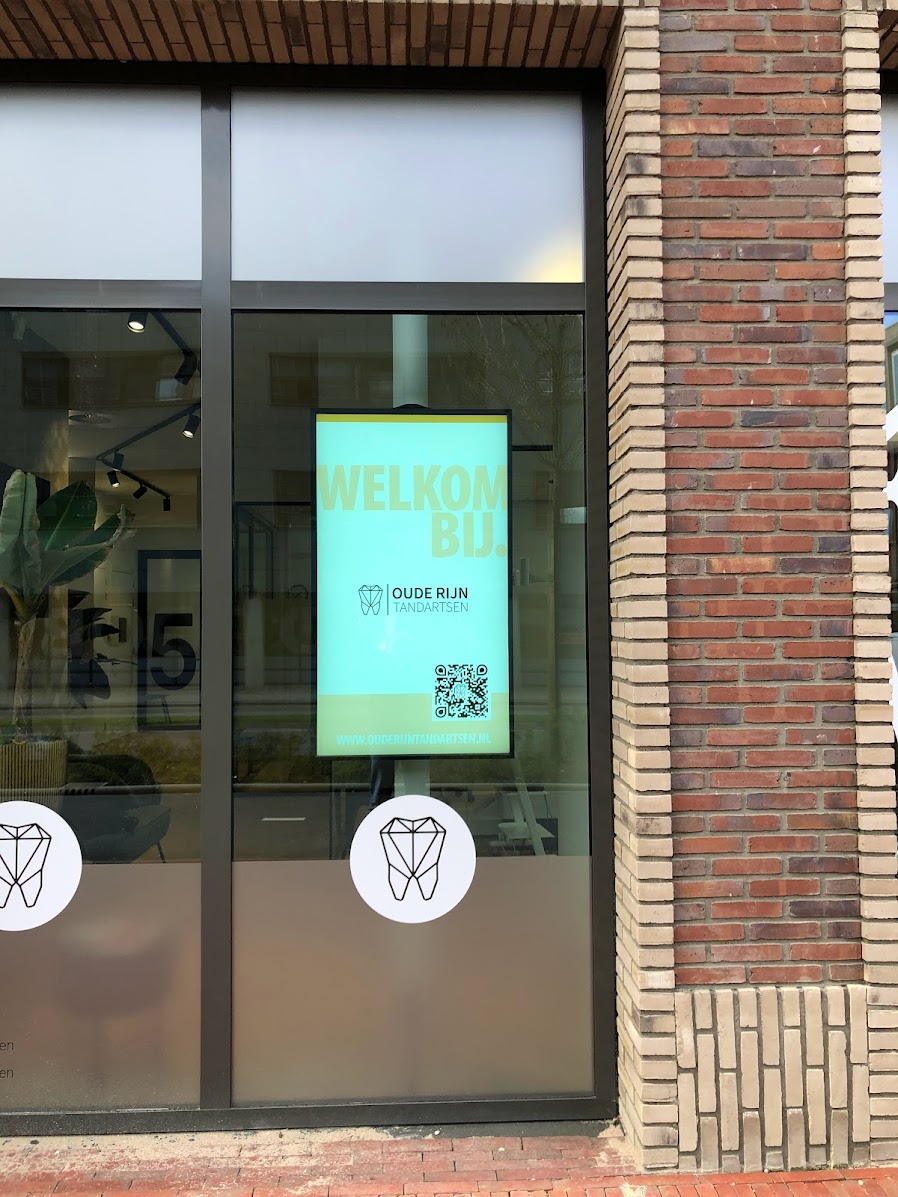 Staand etalagescherm in Alphen
