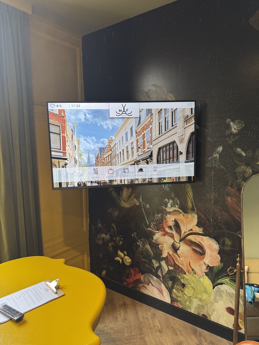 Hospitality TV in kamer van MAF Haarlem