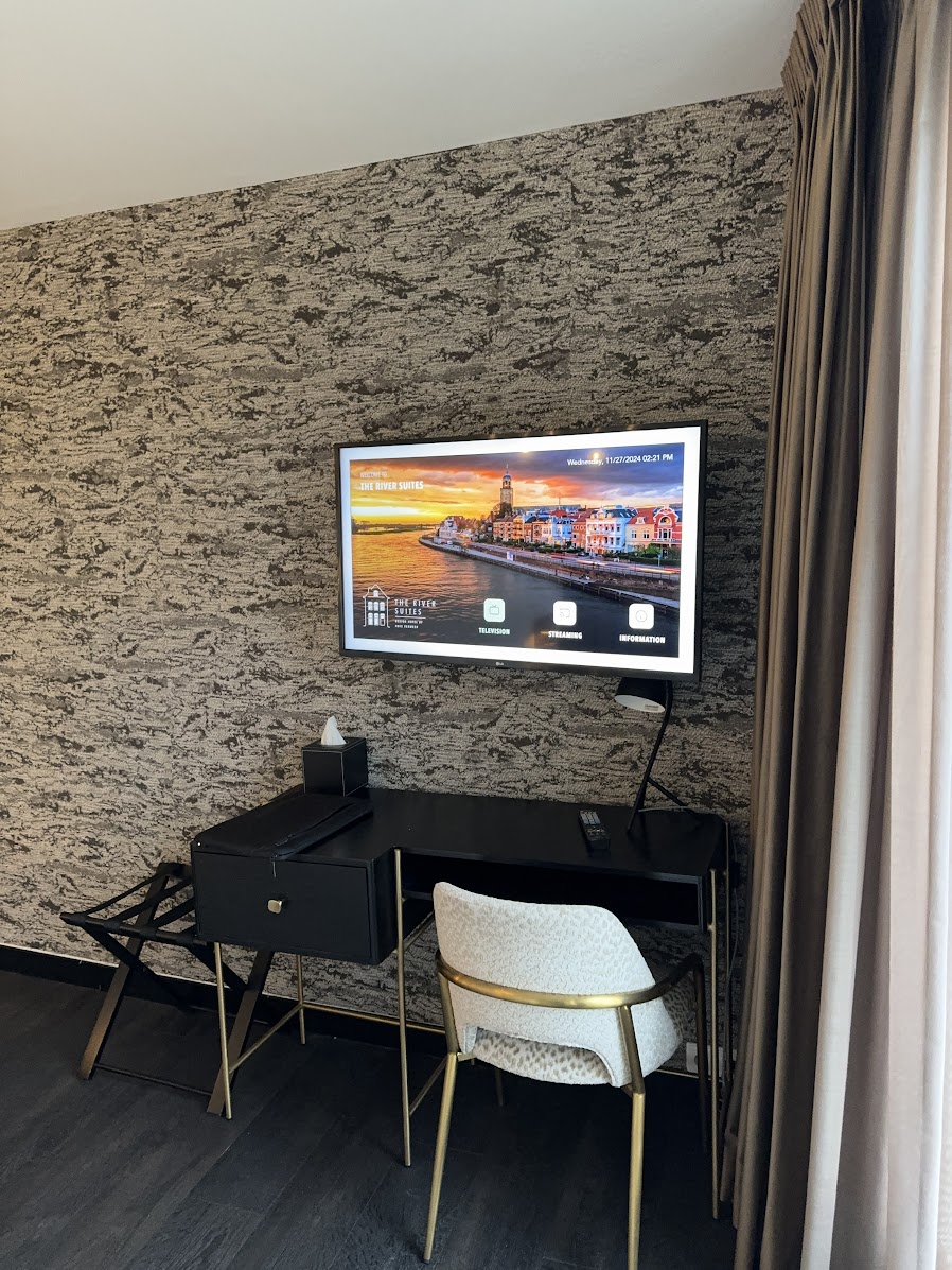 Hospitality TV in kamer van Lemon Tree
